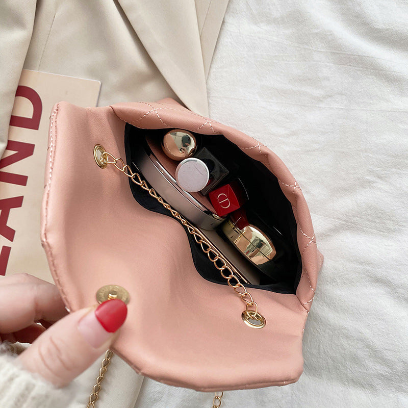 Korean-style Womens Heart-Shaped Tassel Shoulder Bag