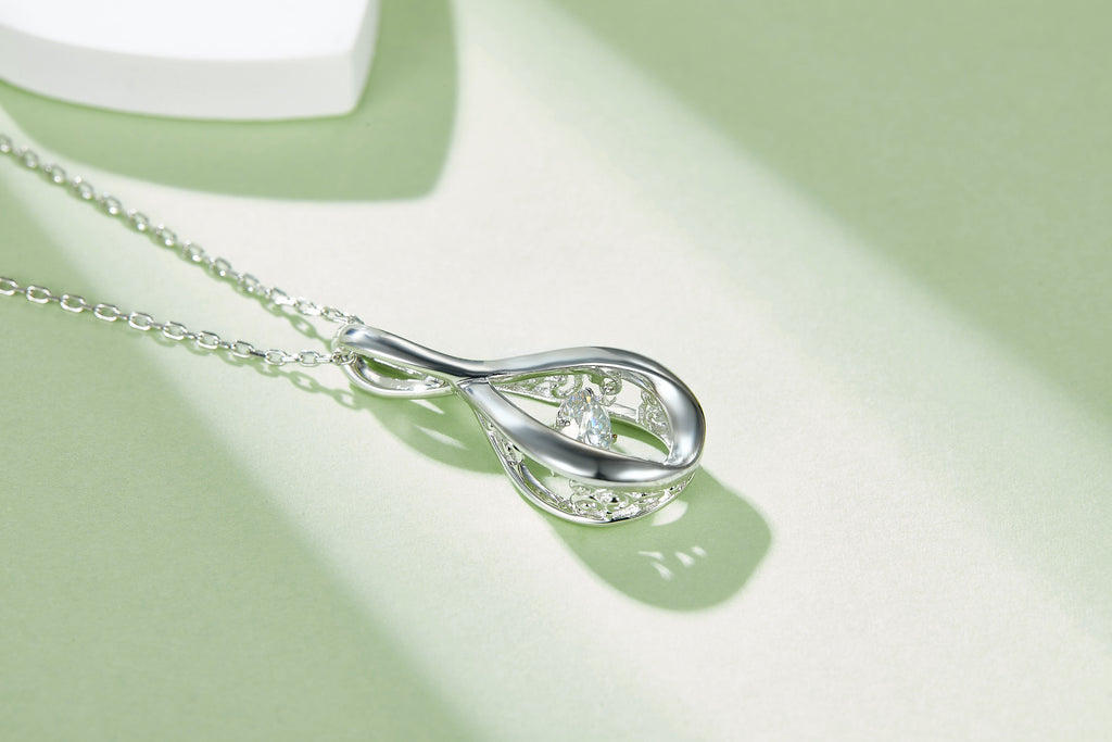 Set With Top-quality Moissanite,
