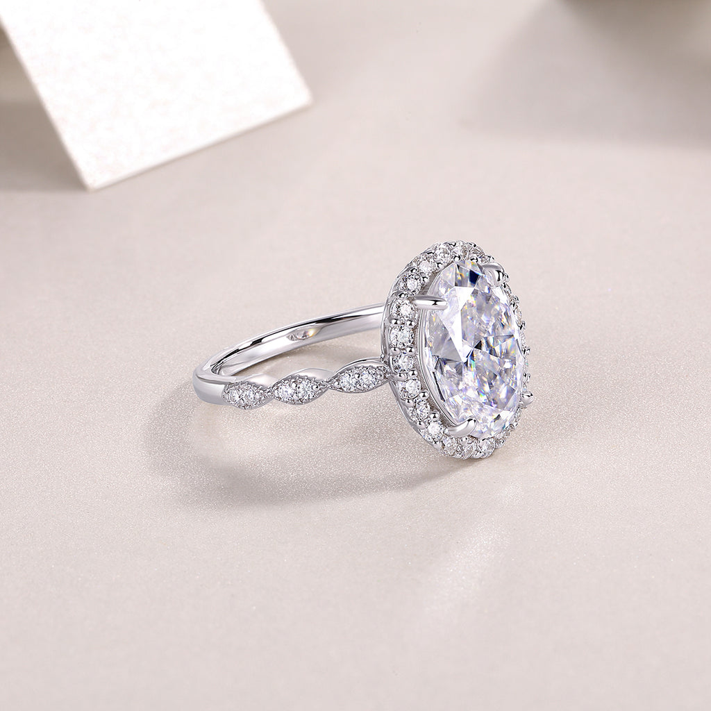 A Wedding Ring Set With  Moissanite S925 Silver