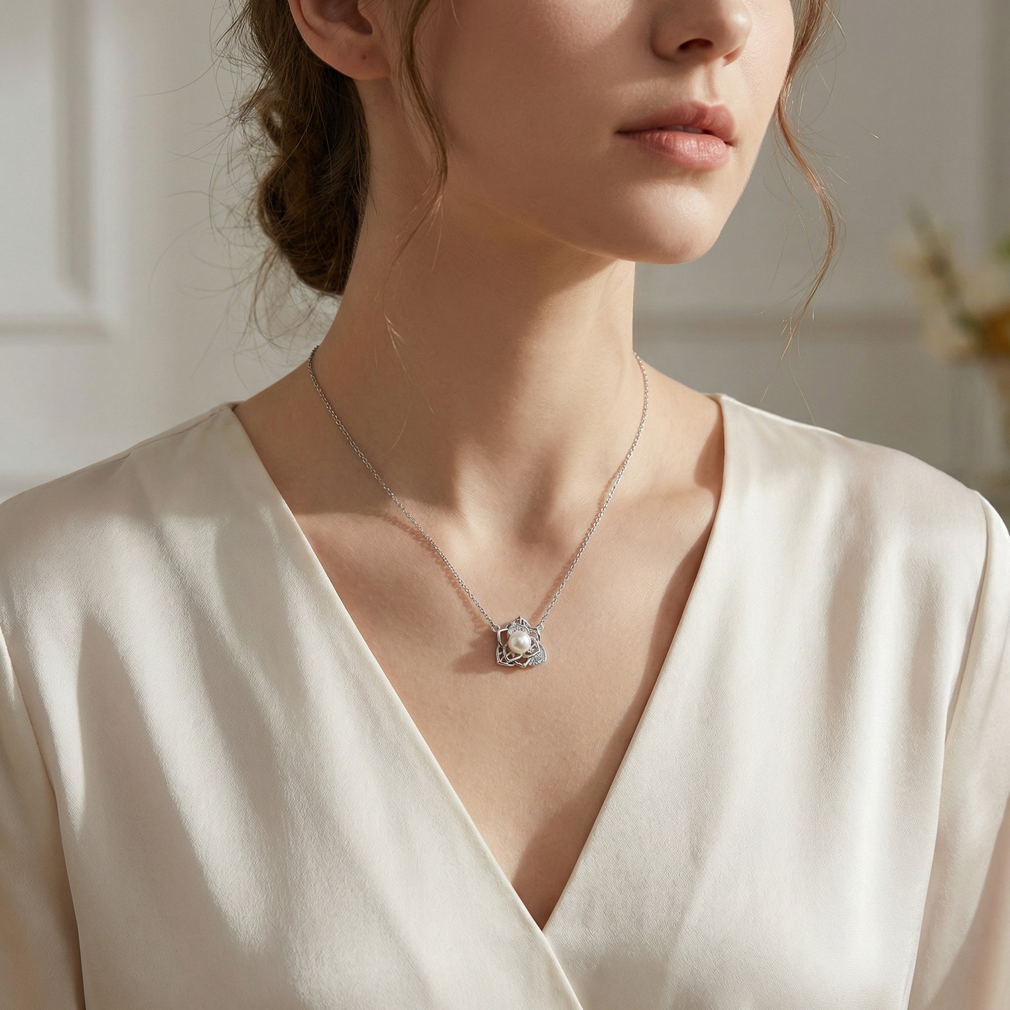 925 Sterling Silver Elegant Lotus Floral Necklace