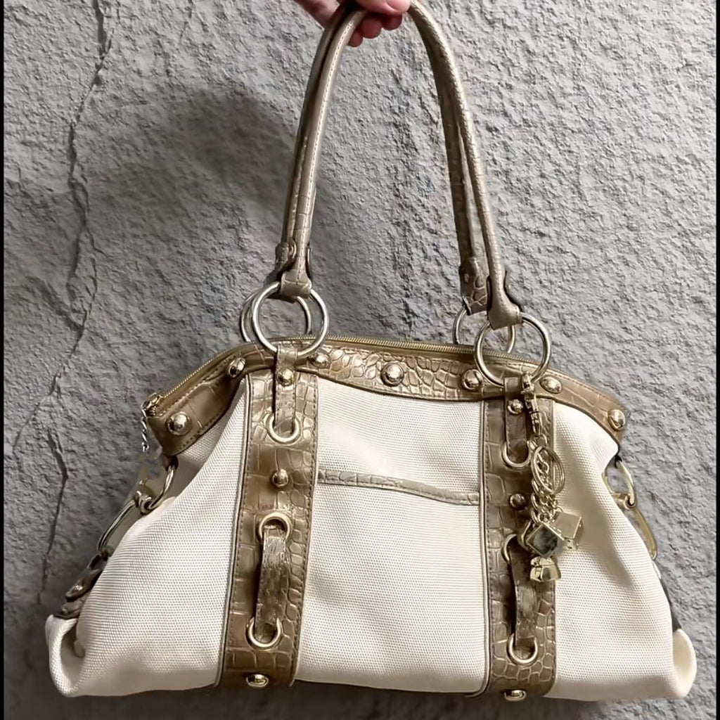 High-end Textured Underarm Bag With Studs