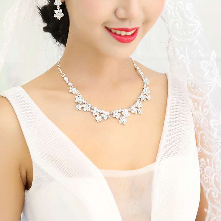 Korean crystal necklace, two sets of bridal jewelry