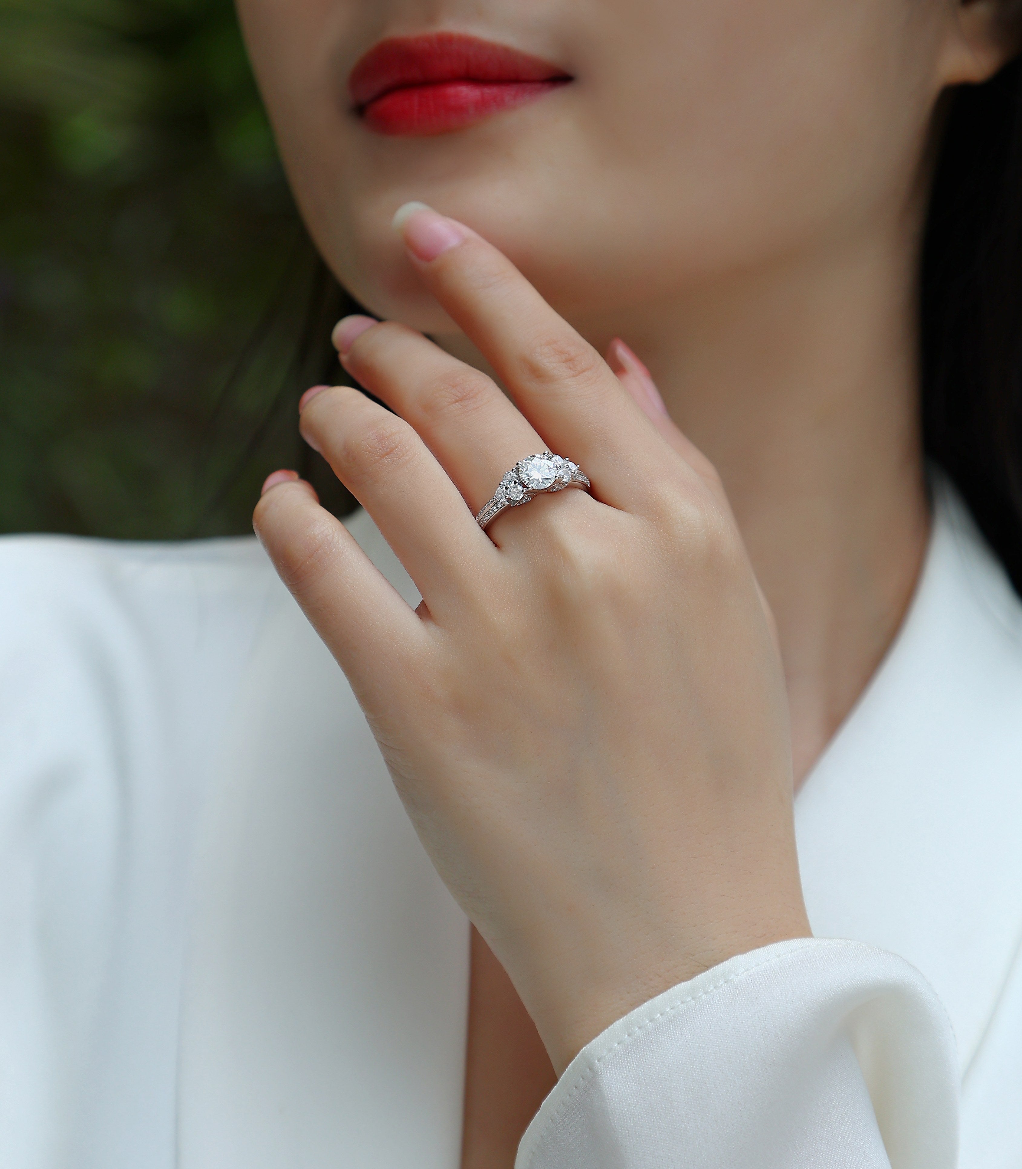 A Wedding Ring Set With 1-carat  S925 Silver