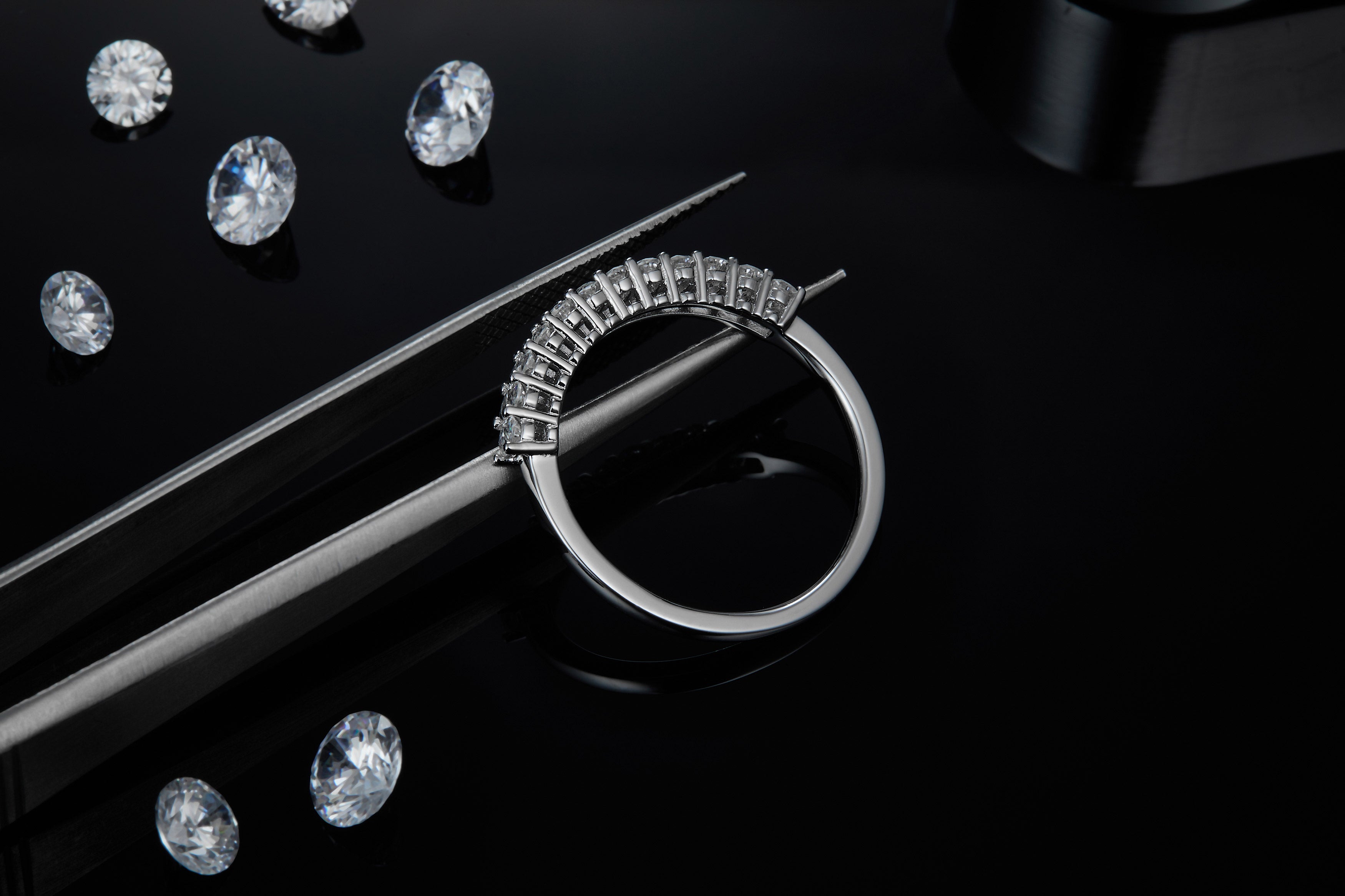 Light And Shadow Bloom - A Wedding Ring Set