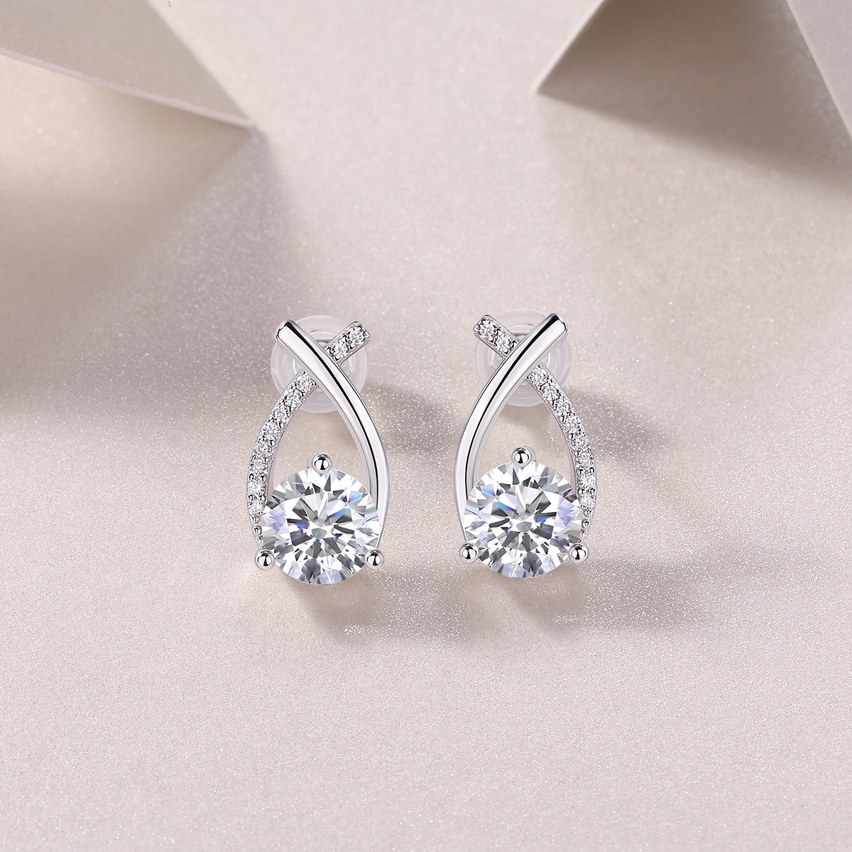 Stud Earrings Set With 1-carat Top-quality Moissanite S925