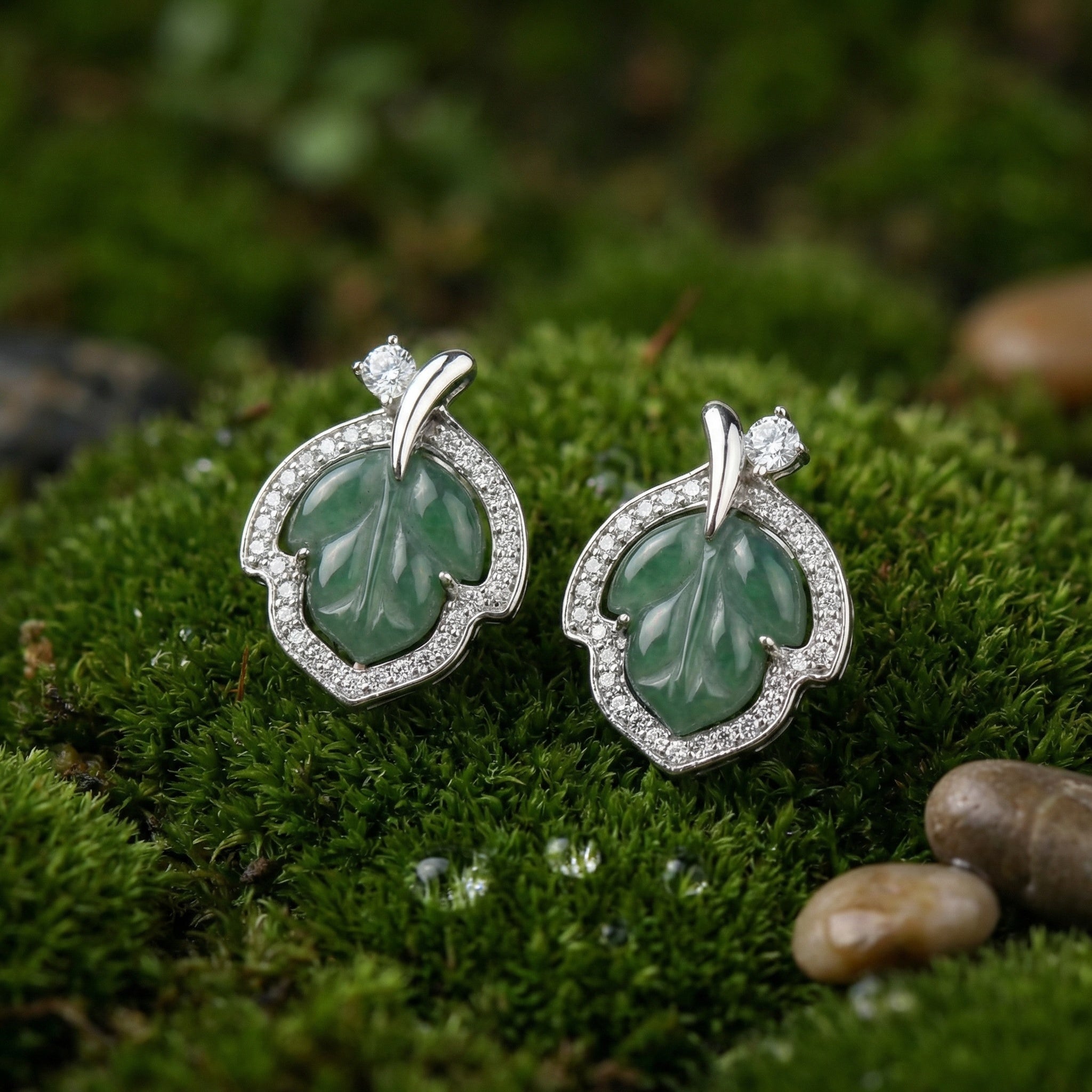 925 Sterling Silver Elegant Carved Green Jade Leaf Stud Earrings