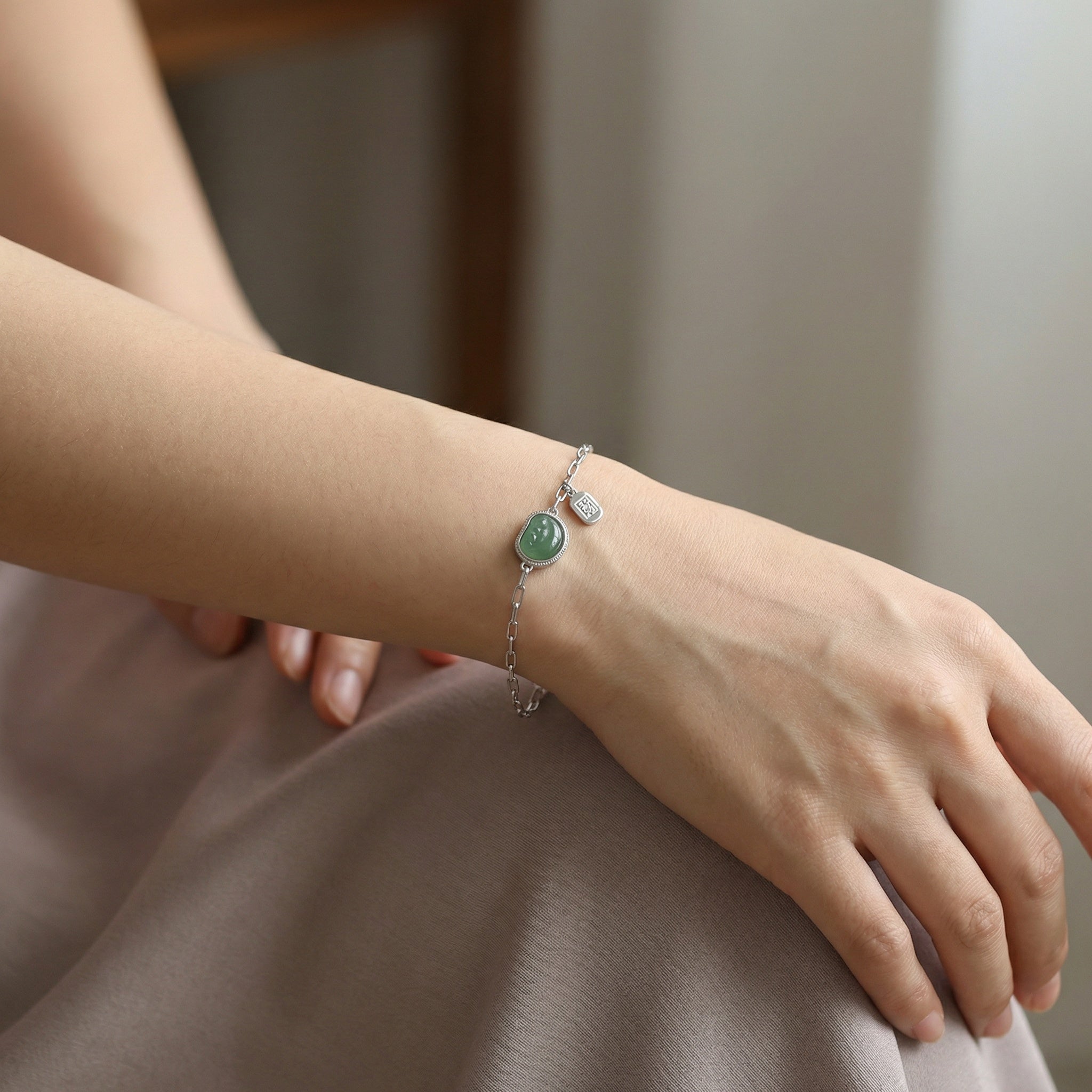 925 Sterling Silver Elegant Silver Green Heart Gemsstone