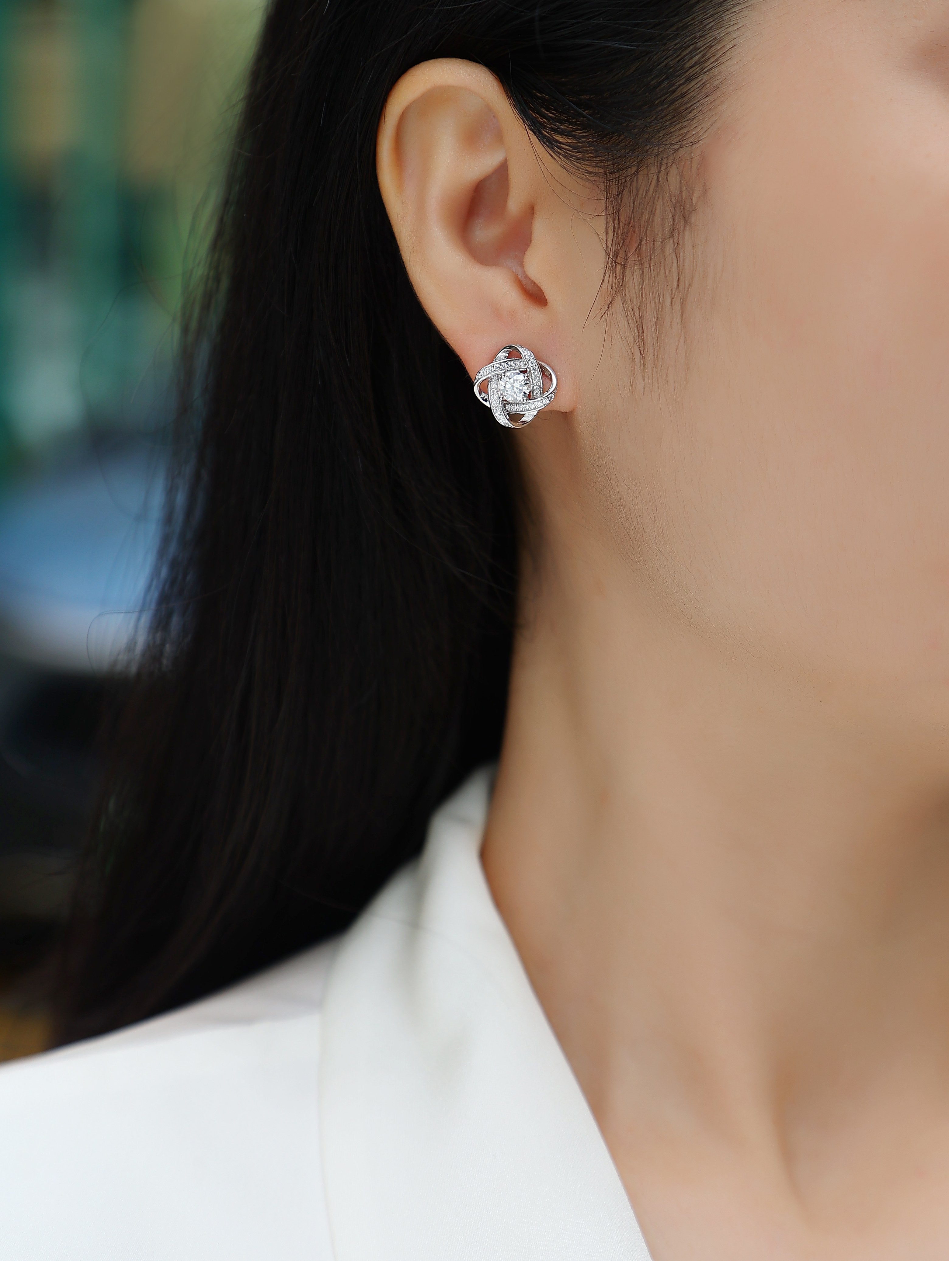 Earrings Set With 0.5-carat Stud Earrings,