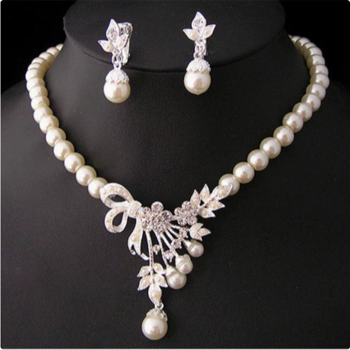 pearls, necklaces, earrings, jewelry sets