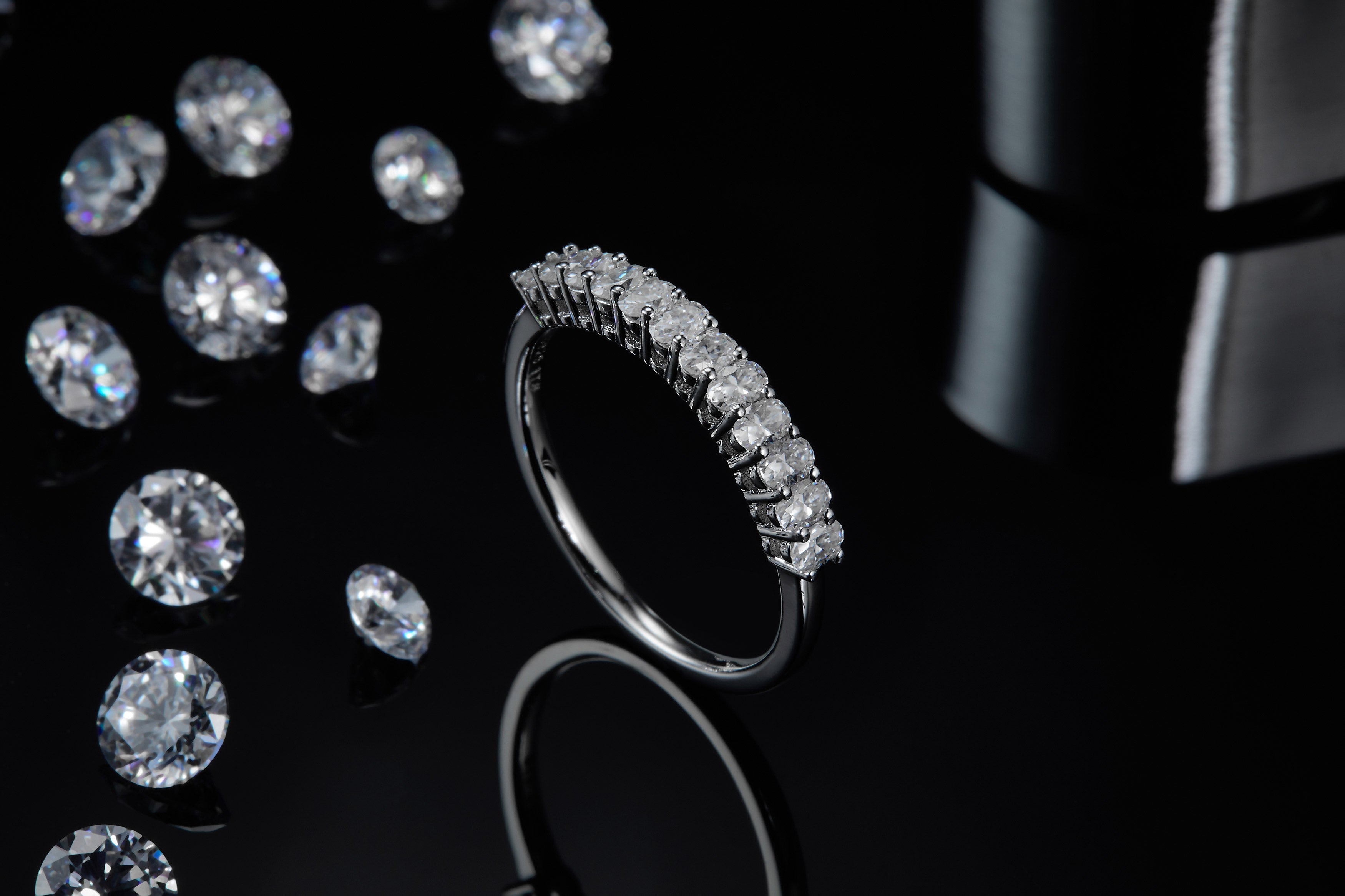 Light And Shadow Bloom - A Wedding Ring Set