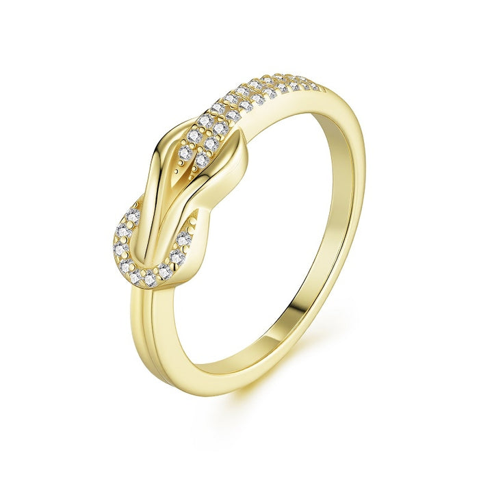 Engraved With Top-quality Moissanite, This Luxurious And Fashionable Minimalist Jewelry Set Features Silver Pieces Electroplated With Gold.