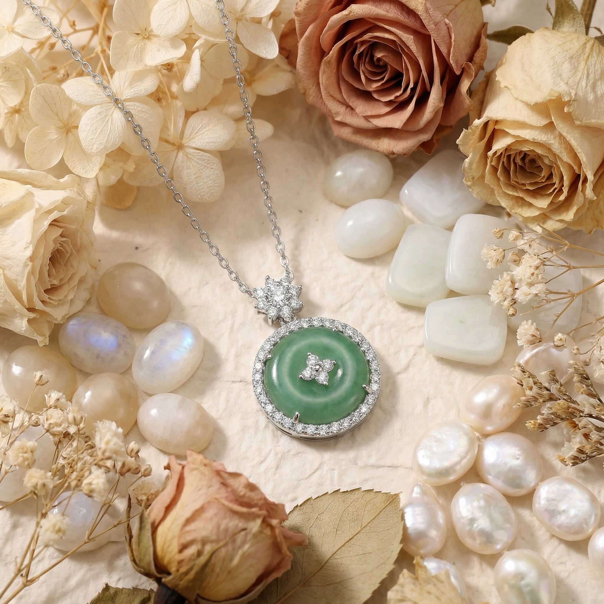 925 Sterling Silver Elegant Circular Green Jadeite Pendant Necklace