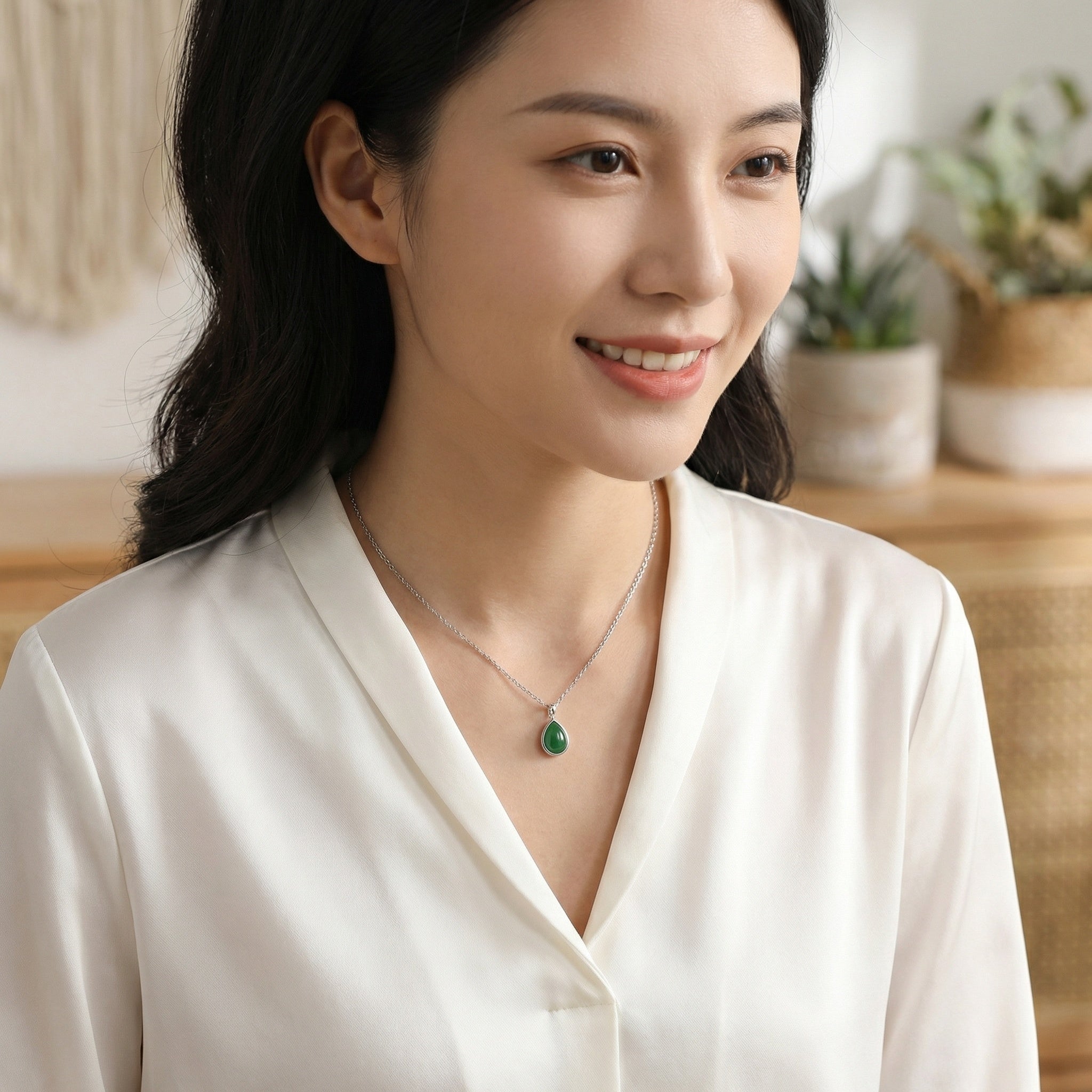 925 Sterling Silver Elegant Silver Teardrop Green Jade