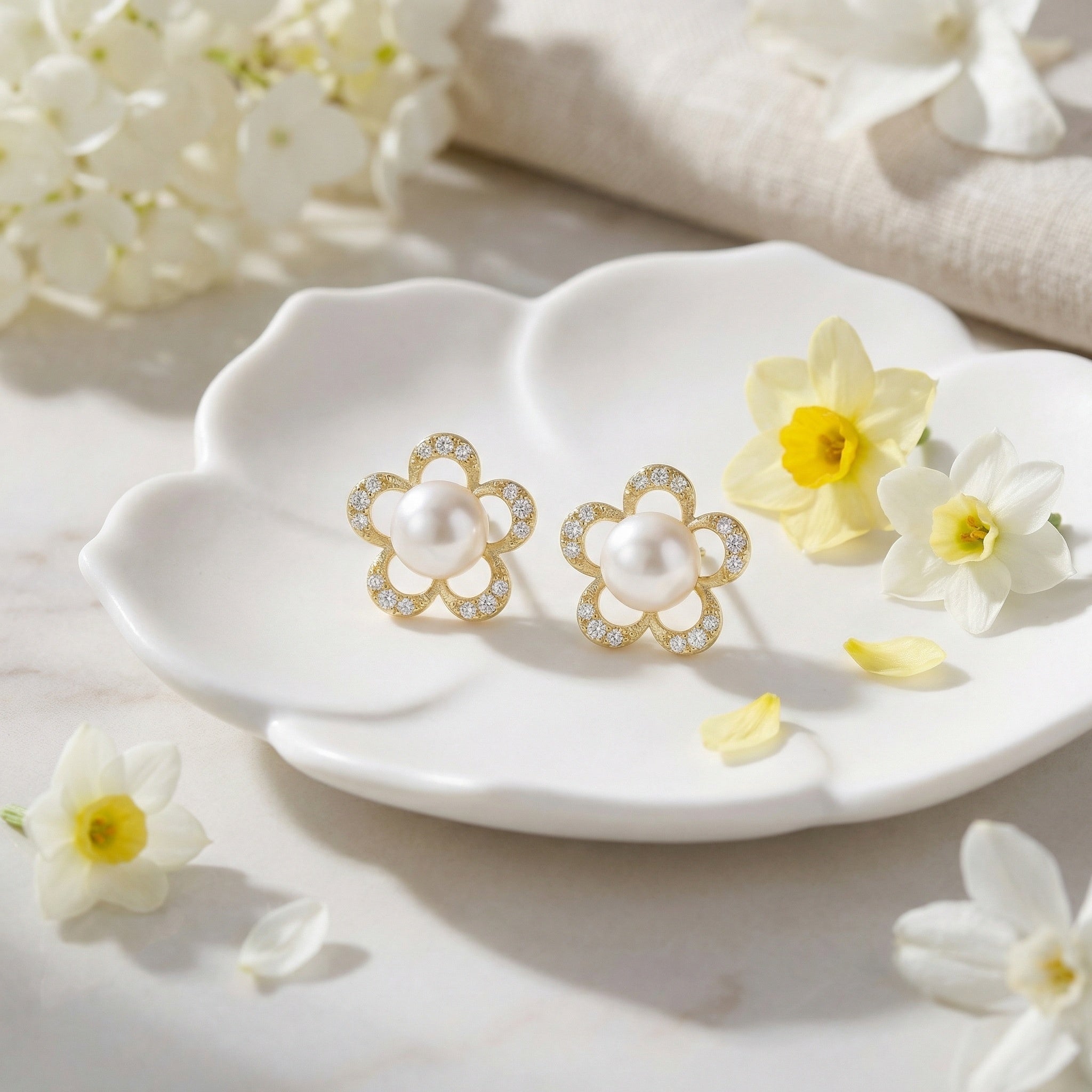 925 Sterling Silver Elegant Floral Pearl Stud Earrings