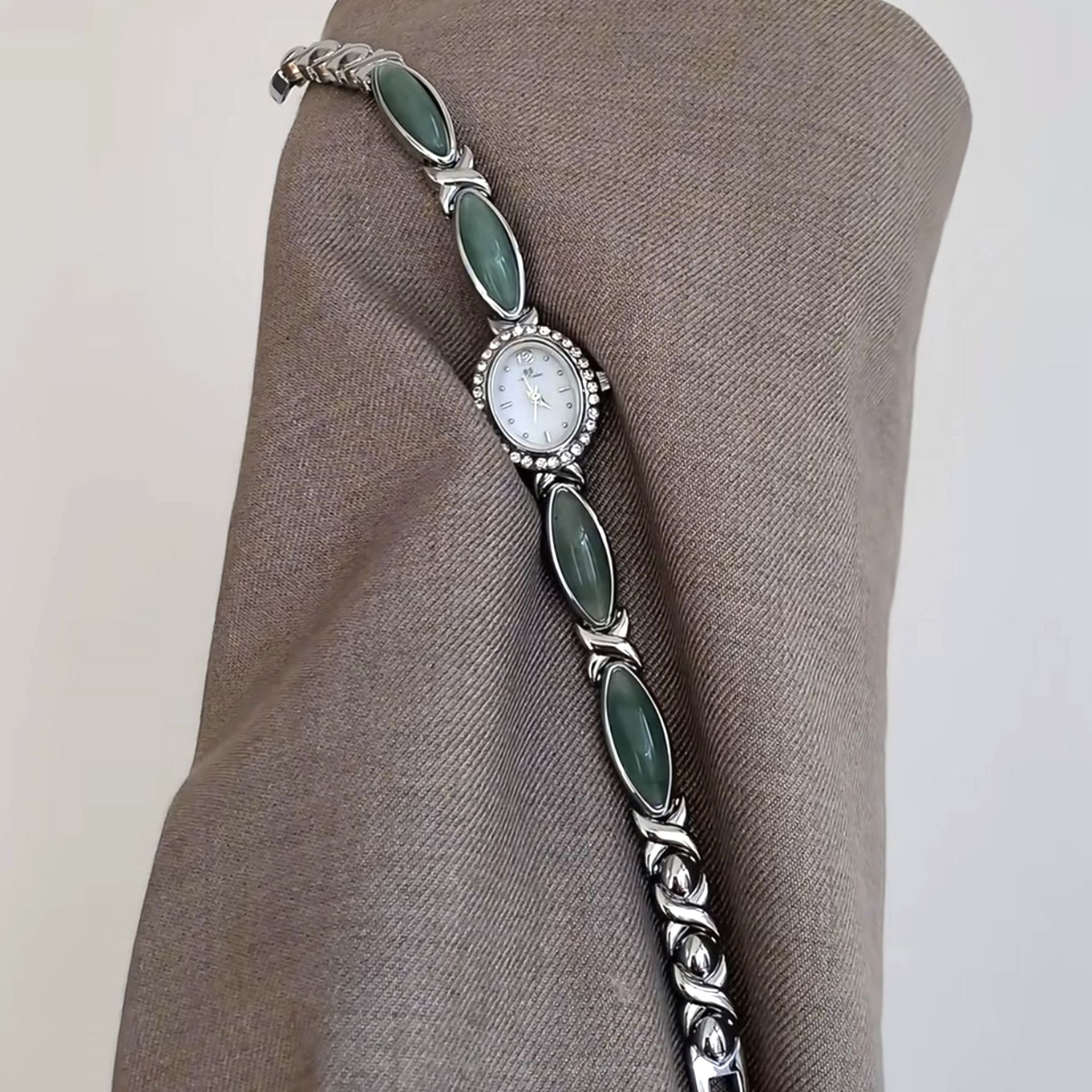 Natural Dongling Stone Hetian Jade Live Premium Chain Watch