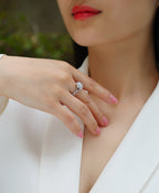 Hidden Poetry - A Wedding Ring Set With 1-carat