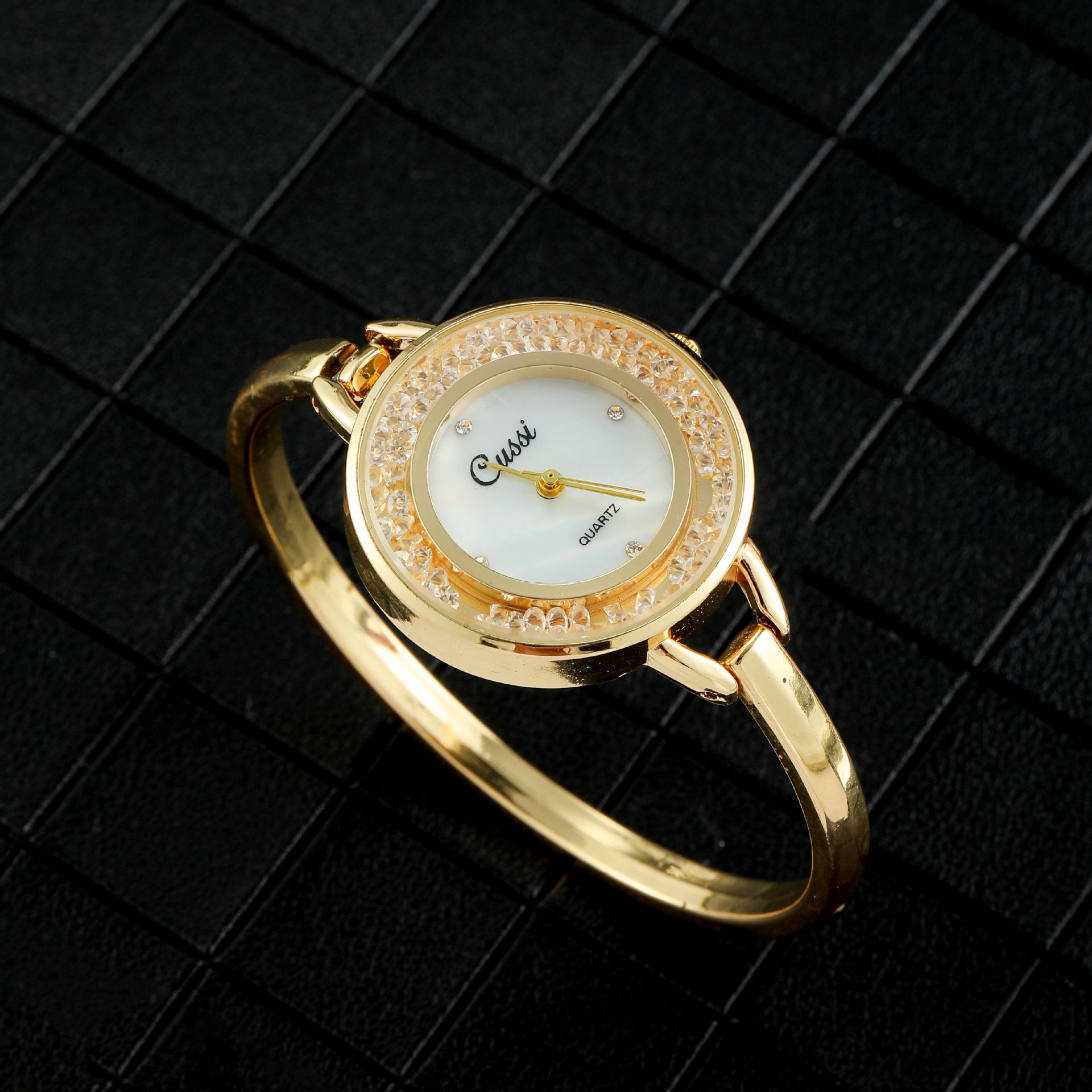 New Creative Hollow-out Bracelet Watch For Girls