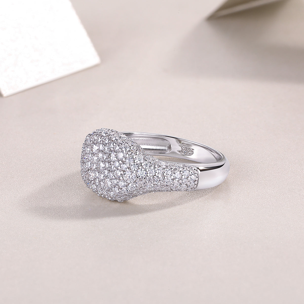 A Wedding Ring Set With  S925 Silver
