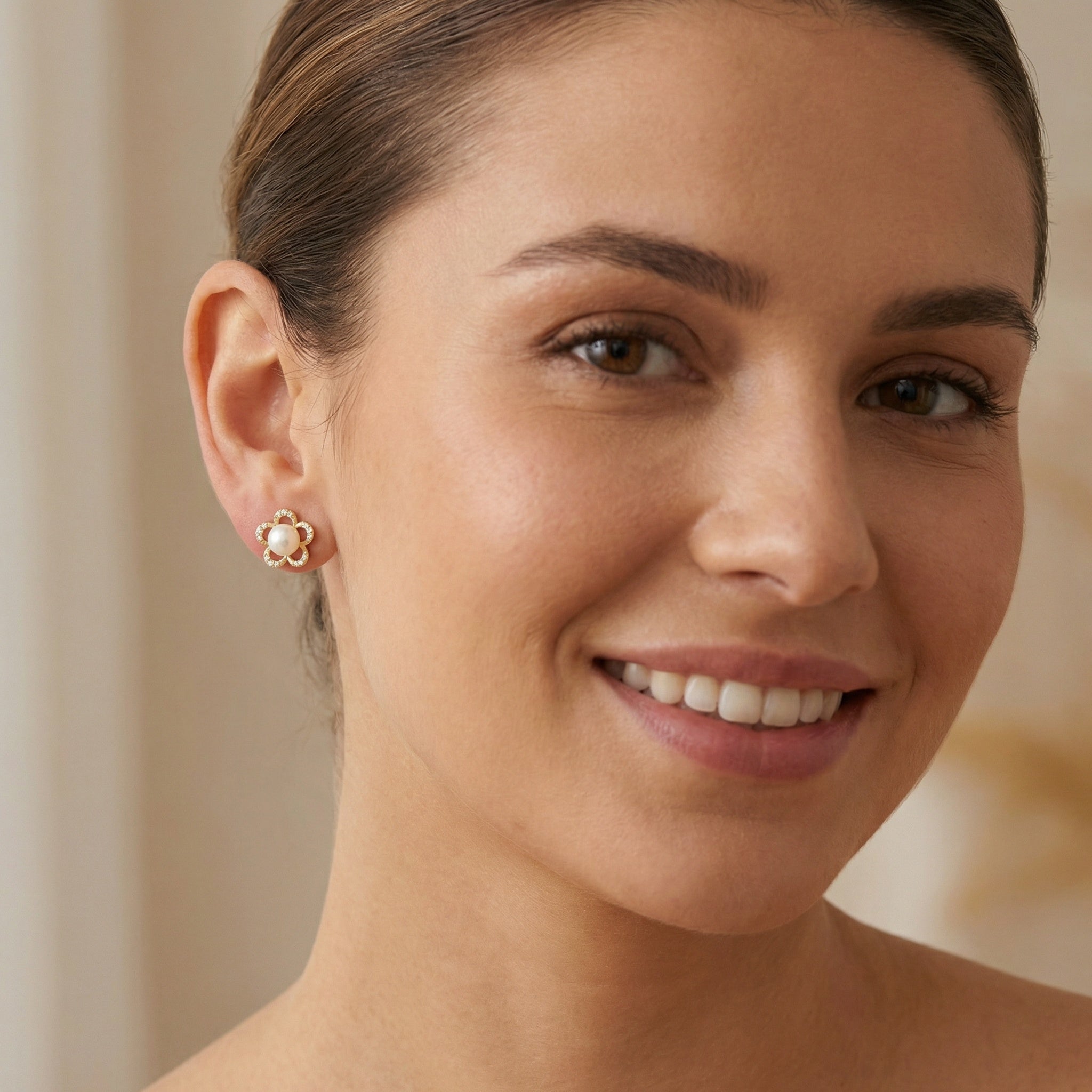 925 Sterling Silver Elegant Floral Pearl Stud Earrings